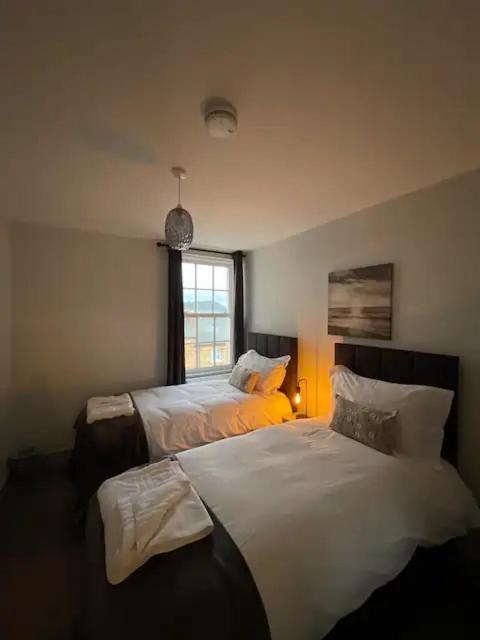 Superb 2 Bedroom Sea View Flat Scarborough Kültér fotó
